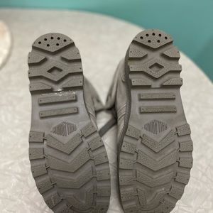 Palladium combat style boot- Gray- used and in good condition size 7.5